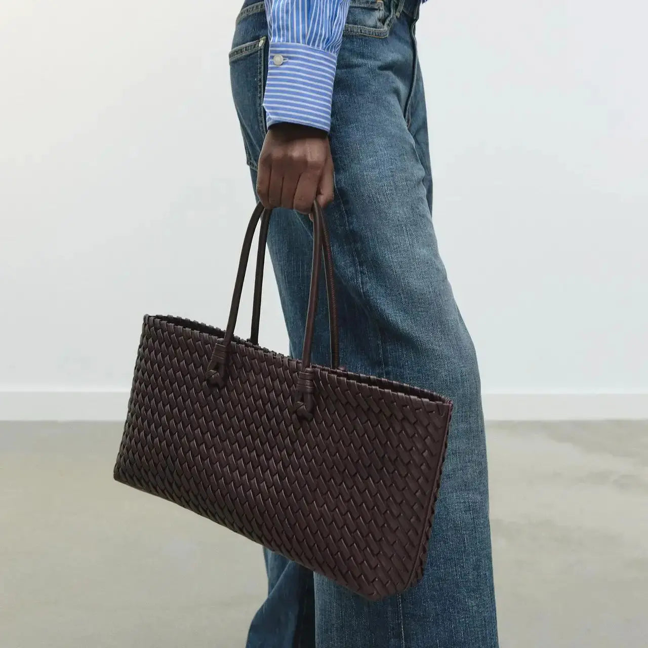 Rosavalo Lunea Slim Woven Bag | Casual Elegance & Modern Allure